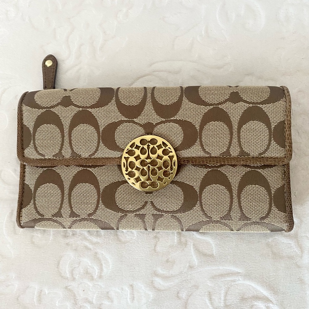 EUC Coach Ali Signature Long Wallet
